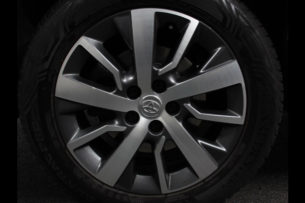 Toyota Proace Shuttle 2.0 D-4D 145pk Automaat 9 persoons Cool Long | Climate Control | Camera | Dab | Adaptive Cruise Control | Stoelverwarming | Lichtmetalen velgen