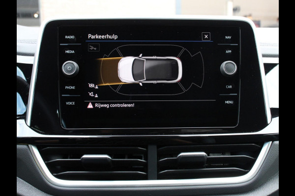 Volkswagen T-Roc Cabrio 1.5 TSI 150pk DSG R-Line | Navigatie | Apple Carpaly/Android Auto | Parkeersensoren | Camera | Adaptive Cruise Control | Stoelverwarming | Climate Control