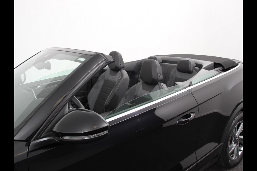 Volkswagen T-Roc Cabrio 1.5 TSI 150pk DSG R-Line | Navigatie | Apple Carpaly/Android Auto | Parkeersensoren | Camera | Adaptive Cruise Control | Stoelverwarming | Climate Control