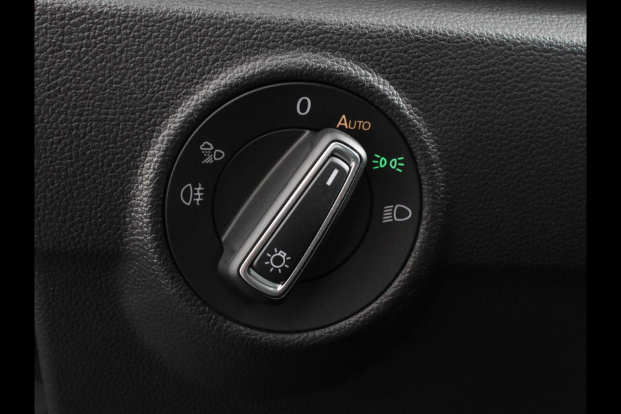 Volkswagen T-Roc Cabrio 1.5 TSI 150pk DSG R-Line | Navigatie | Apple Carpaly/Android Auto | Parkeersensoren | Camera | Adaptive Cruise Control | Stoelverwarming | Climate Control