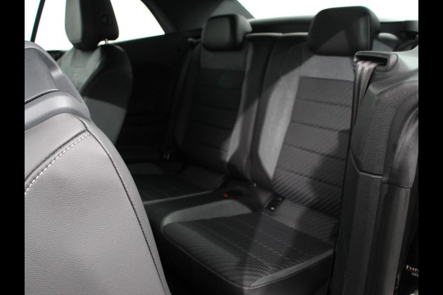 Volkswagen T-Roc Cabrio 1.5 TSI 150pk DSG R-Line | Navigatie | Apple Carpaly/Android Auto | Parkeersensoren | Camera | Adaptive Cruise Control | Stoelverwarming | Climate Control