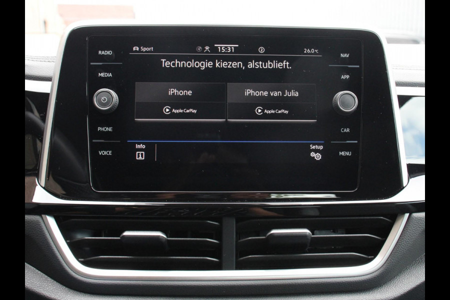 Volkswagen T-Roc Cabrio 1.5 TSI 150pk DSG R-Line | Navigatie | Apple Carpaly/Android Auto | Parkeersensoren | Camera | Adaptive Cruise Control | Stoelverwarming | Climate Control