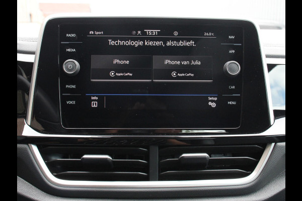 Volkswagen T-Roc Cabrio 1.5 TSI 150pk DSG R-Line | Navigatie | Apple Carpaly/Android Auto | Parkeersensoren | Camera | Adaptive Cruise Control | Stoelverwarming | Climate Control