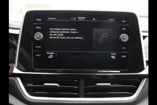 Volkswagen T-Roc Cabrio 1.5 TSI 150pk DSG R-Line | Navigatie | Apple Carpaly/Android Auto | Parkeersensoren | Camera | Adaptive Cruise Control | Stoelverwarming | Climate Control