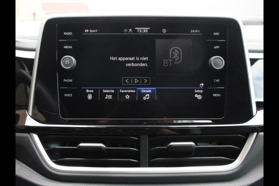 Volkswagen T-Roc Cabrio 1.5 TSI 150pk DSG R-Line | Navigatie | Apple Carpaly/Android Auto | Parkeersensoren | Camera | Adaptive Cruise Control | Stoelverwarming | Climate Control