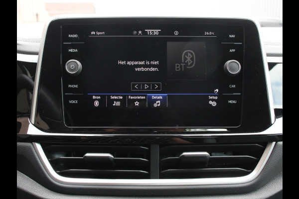 Volkswagen T-Roc Cabrio 1.5 TSI 150pk DSG R-Line | Navigatie | Apple Carpaly/Android Auto | Parkeersensoren | Camera | Adaptive Cruise Control | Stoelverwarming | Climate Control