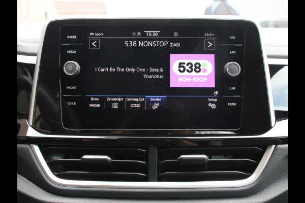 Volkswagen T-Roc Cabrio 1.5 TSI 150pk DSG R-Line | Navigatie | Apple Carpaly/Android Auto | Parkeersensoren | Camera | Adaptive Cruise Control | Stoelverwarming | Climate Control