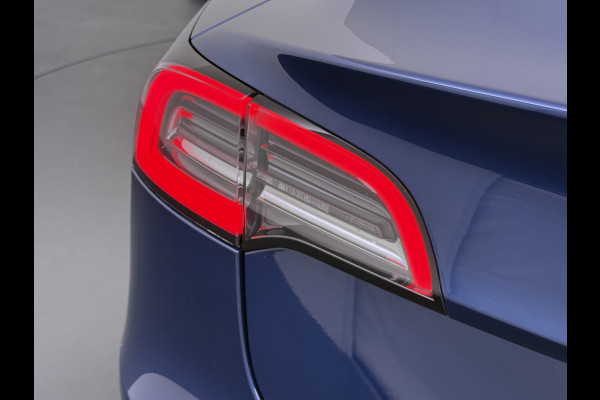 Tesla Model 3 RWD Plus 325PK SOH 91% Lmv 19" Ivoor kleurig Leder 3 AutoPilot Panoramadak Adaptive.Cruise Camera's Elektr.Stuur+Stoelen+Spiegel Navi Ecc Led ACC DAB Voorverwarmen en Keyless via App One-Pedal-Drive 1e Eigenaar Origineel Nederlandse Auto