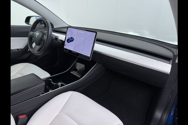 Tesla Model 3 RWD Plus 325PK SOH 91% Lmv 19" Ivoor kleurig Leder 3 AutoPilot Panoramadak Adaptive.Cruise Camera's Elektr.Stuur+Stoelen+Spiegel Navi Ecc Led ACC DAB Voorverwarmen en Keyless via App One-Pedal-Drive 1e Eigenaar Origineel Nederlandse Auto