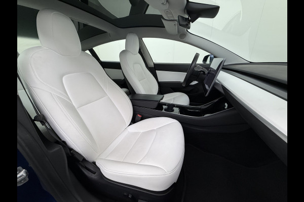 Tesla Model 3 RWD Plus 325PK SOH 91% Lmv 19" Ivoor kleurig Leder 3 AutoPilot Panoramadak Adaptive.Cruise Camera's Elektr.Stuur+Stoelen+Spiegel Navi Ecc Led ACC DAB Voorverwarmen en Keyless via App One-Pedal-Drive 1e Eigenaar Origineel Nederlandse Auto