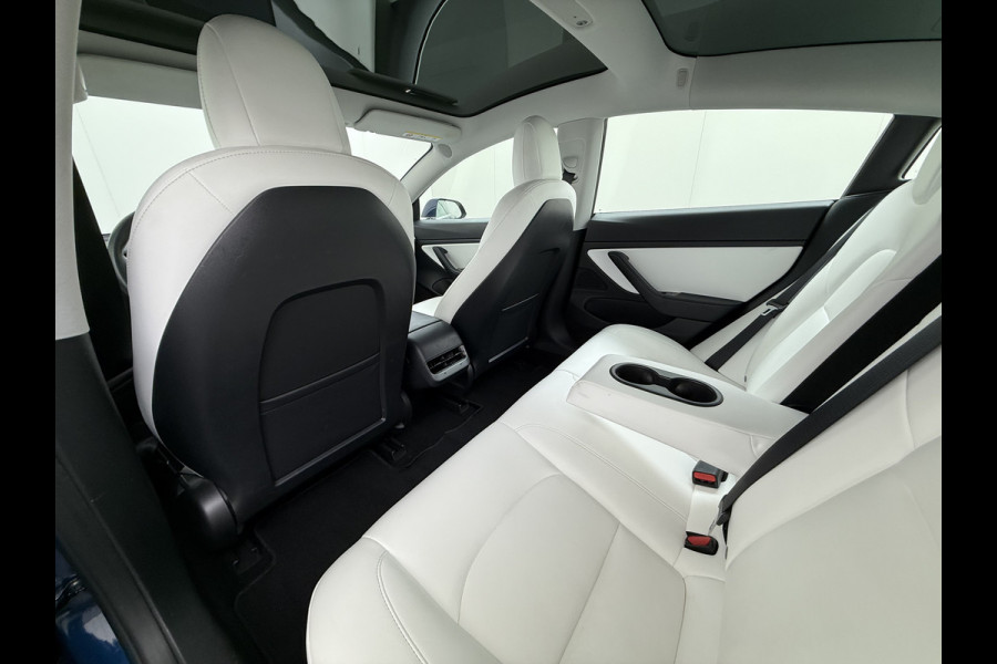 Tesla Model 3 RWD Plus 325PK SOH 91% Lmv 19" Ivoor kleurig Leder 3 AutoPilot Panoramadak Adaptive.Cruise Camera's Elektr.Stuur+Stoelen+Spiegel Navi Ecc Led ACC DAB Voorverwarmen en Keyless via App One-Pedal-Drive 1e Eigenaar Origineel Nederlandse Auto