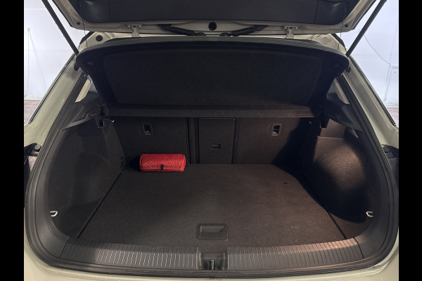 Volkswagen T-Roc 1.5 TSI 150PK STYLE ALCANTARA/LED/PANORAMADAK STOELVEW