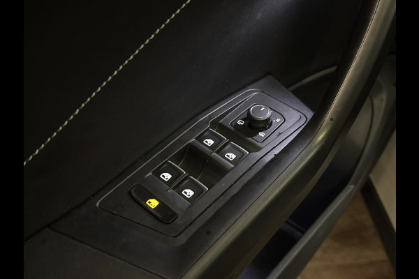 Volkswagen T-Roc 1.5 TSI 150PK STYLE ALCANTARA/LED/PANORAMADAK STOELVEW