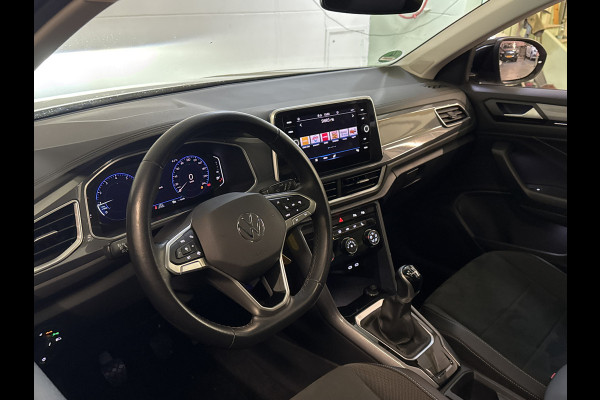 Volkswagen T-Roc 1.5 TSI 150PK STYLE ALCANTARA/LED/PANORAMADAK STOELVEW