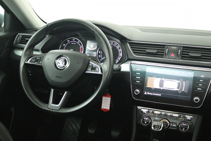 Škoda Superb Combi 1.4 TSI ACT Ambition Business (PANORAMADAK, STOELVERWARMING, ELEKTR STOELEN, NAVIGATIE CARPLAY, CRUISE CONTROL)