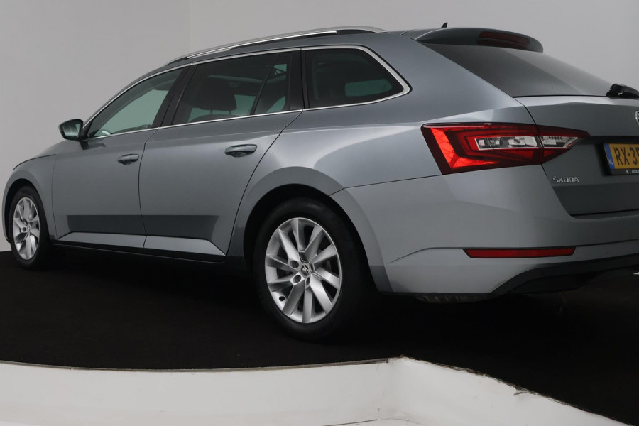 Škoda Superb Combi 1.4 TSI ACT Ambition Business (PANORAMADAK, STOELVERWARMING, ELEKTR STOELEN, NAVIGATIE CARPLAY, CRUISE CONTROL)