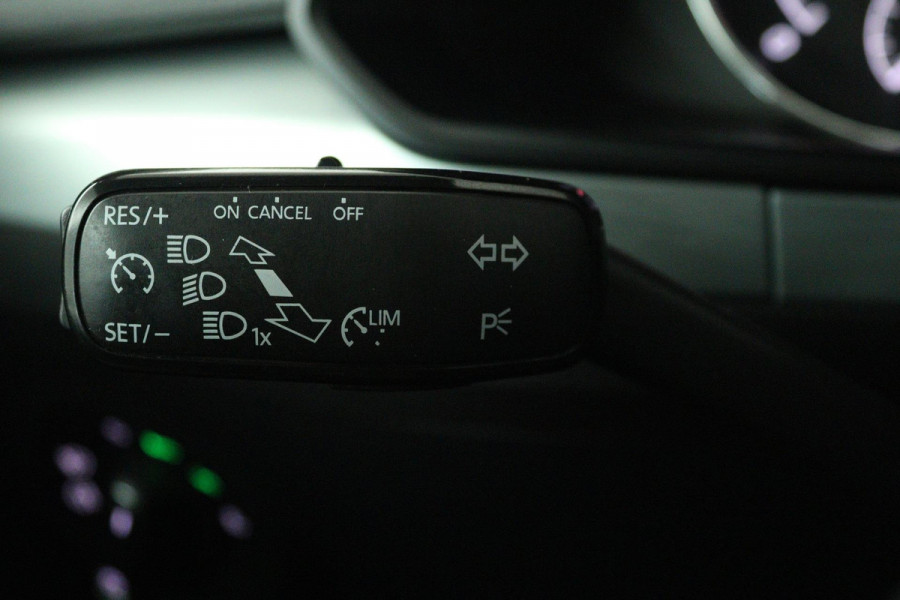 Škoda Superb Combi 1.4 TSI ACT Ambition Business (PANORAMADAK, STOELVERWARMING, ELEKTR STOELEN, NAVIGATIE CARPLAY, CRUISE CONTROL)