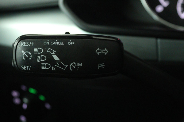 Škoda Superb Combi 1.4 TSI ACT Ambition Business (PANORAMADAK, STOELVERWARMING, ELEKTR STOELEN, NAVIGATIE CARPLAY, CRUISE CONTROL)