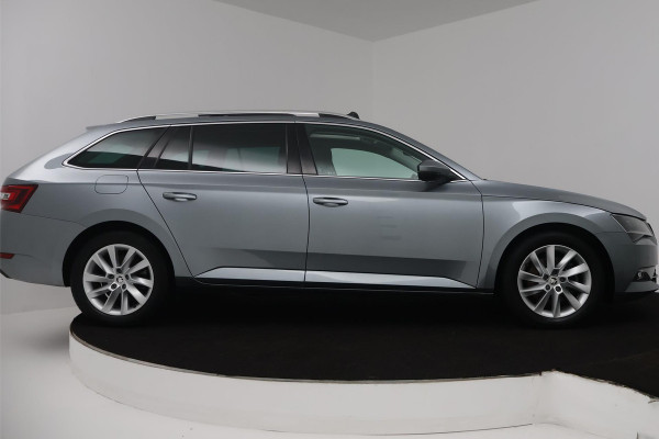 Škoda Superb Combi 1.4 TSI ACT Ambition Business (PANORAMADAK, STOELVERWARMING, ELEKTR STOELEN, NAVIGATIE CARPLAY, CRUISE CONTROL)