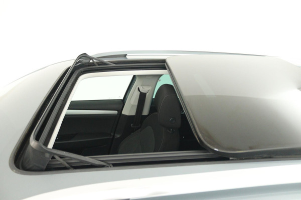 Škoda Superb Combi 1.4 TSI ACT Ambition Business (PANORAMADAK, STOELVERWARMING, ELEKTR STOELEN, NAVIGATIE CARPLAY, CRUISE CONTROL)