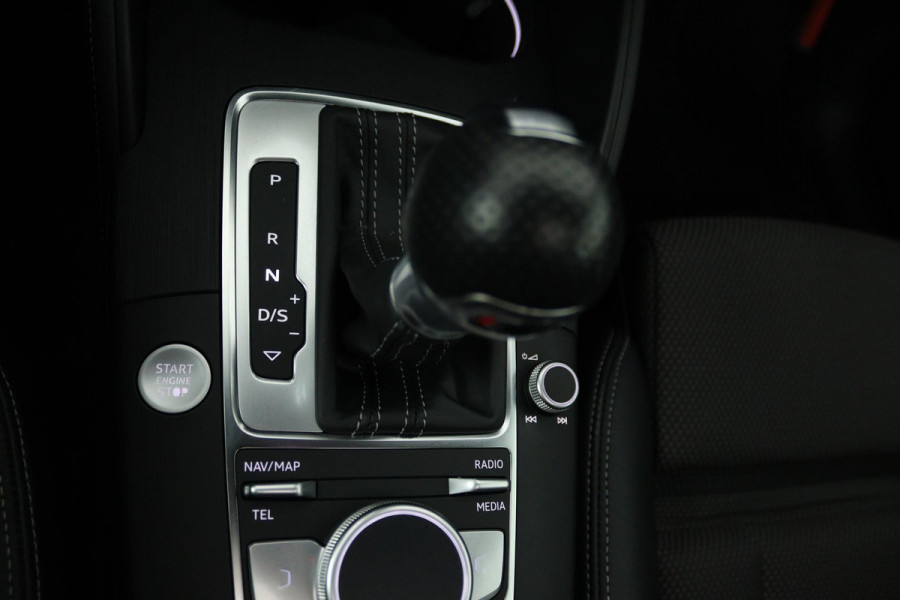 Audi A3 Limousine 40 TFSI Sport Lease Edition (PANORAMADAK, DIGITALE COCKPIT, STOELVERWARMING, AUTOMAAT, PARKEERSENSOREN)