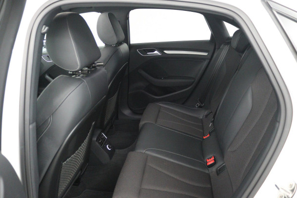 Audi A3 Limousine 40 TFSI Sport Lease Edition (PANORAMADAK, DIGITALE COCKPIT, STOELVERWARMING, AUTOMAAT, PARKEERSENSOREN)