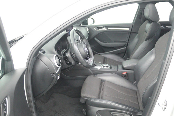 Audi A3 Limousine 40 TFSI Sport Lease Edition (PANORAMADAK, DIGITALE COCKPIT, STOELVERWARMING, AUTOMAAT, PARKEERSENSOREN)