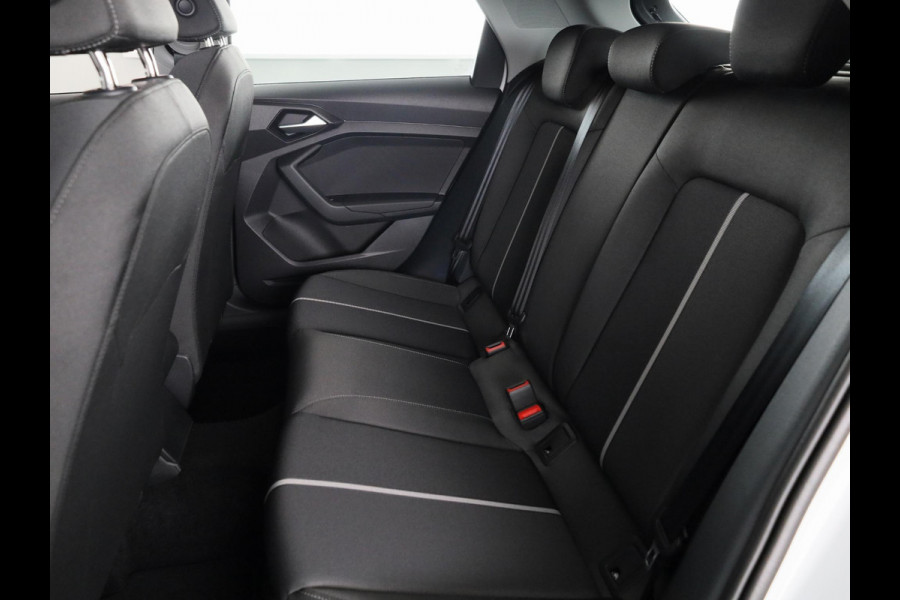 Audi A1 Sportback Advanced edition 25 TFSI 95 pk | Parkeerhulp plus | Automatische airco | Inklapbare buitenspiegels | Dak in contrast kleur |