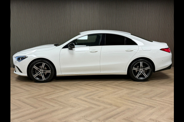 Mercedes-Benz CLA-Klasse CLA180 Business Solution Luxury AUT SFEERVERLICHTING NAVIGATIE STOELVERWARMING CAMERA CRUISE KEYLESS