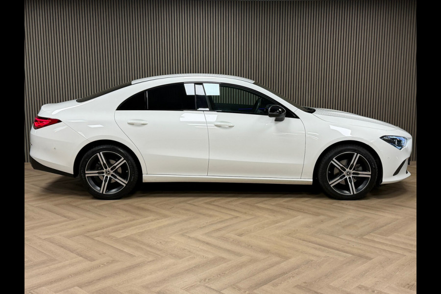 Mercedes-Benz CLA-Klasse CLA180 Business Solution Luxury AUT SFEERVERLICHTING NAVIGATIE STOELVERWARMING CAMERA CRUISE KEYLESS