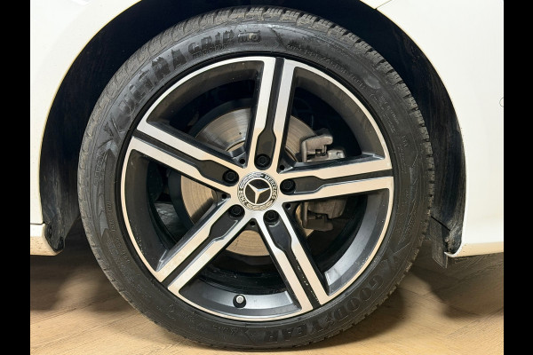 Mercedes-Benz CLA-Klasse CLA180 Business Solution Luxury AUT SFEERVERLICHTING NAVIGATIE STOELVERWARMING CAMERA CRUISE KEYLESS