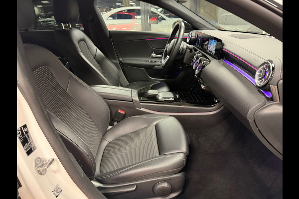 Mercedes-Benz CLA-Klasse CLA180 Business Solution Luxury AUT SFEERVERLICHTING NAVIGATIE STOELVERWARMING CAMERA CRUISE KEYLESS