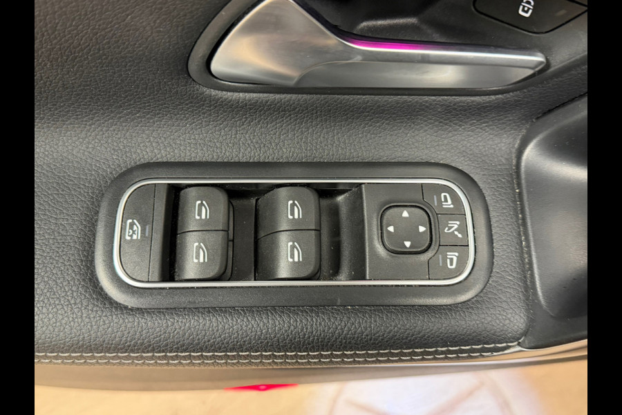 Mercedes-Benz CLA-Klasse CLA180 Business Solution Luxury AUT SFEERVERLICHTING NAVIGATIE STOELVERWARMING CAMERA CRUISE KEYLESS