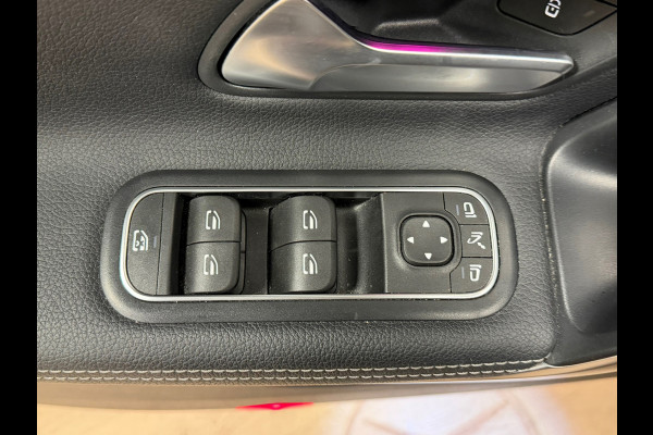 Mercedes-Benz CLA-Klasse CLA180 Business Solution Luxury AUT SFEERVERLICHTING NAVIGATIE STOELVERWARMING CAMERA CRUISE KEYLESS