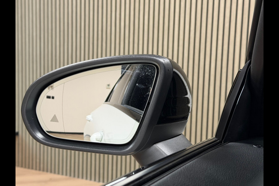 Mercedes-Benz CLA-Klasse CLA180 Business Solution Luxury AUT SFEERVERLICHTING NAVIGATIE STOELVERWARMING CAMERA CRUISE KEYLESS