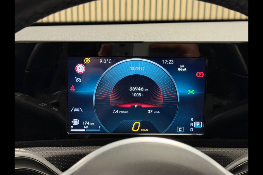 Mercedes-Benz CLA-Klasse CLA180 Business Solution Luxury AUT SFEERVERLICHTING NAVIGATIE STOELVERWARMING CAMERA CRUISE KEYLESS