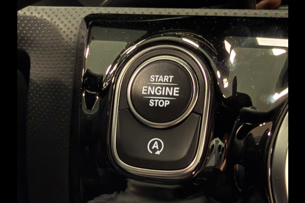 Mercedes-Benz CLA-Klasse CLA180 Business Solution Luxury AUT SFEERVERLICHTING NAVIGATIE STOELVERWARMING CAMERA CRUISE KEYLESS