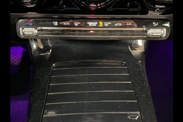 Mercedes-Benz CLA-Klasse CLA180 Business Solution Luxury AUT SFEERVERLICHTING NAVIGATIE STOELVERWARMING CAMERA CRUISE KEYLESS