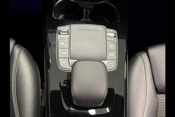 Mercedes-Benz CLA-Klasse CLA180 Business Solution Luxury AUT SFEERVERLICHTING NAVIGATIE STOELVERWARMING CAMERA CRUISE KEYLESS