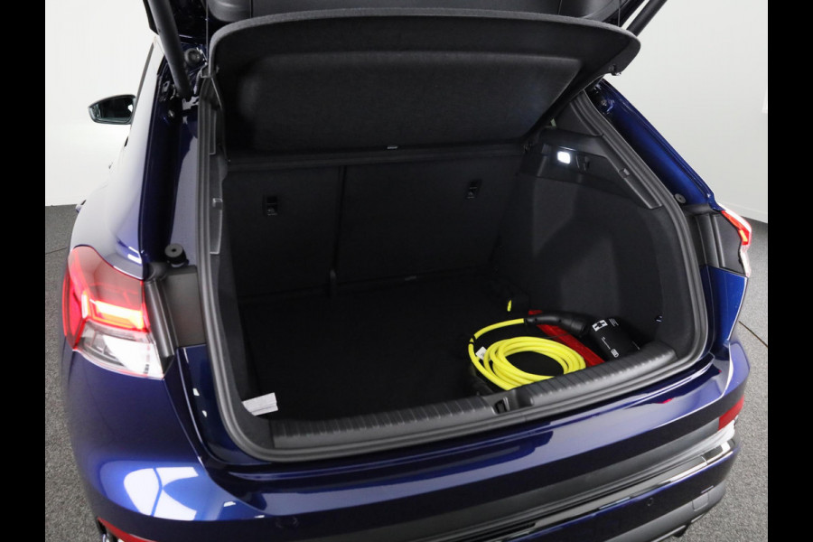 Audi Q4 e-tron 45 S edition Competition 82 kWh 286 pk | Assistentiepakket plus | Comfortpakket plus | Glazen panoramadak | Ambient lichtpakket |