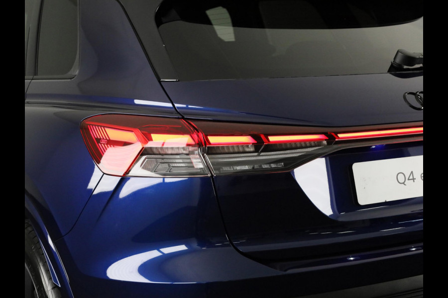 Audi Q4 e-tron 45 S edition Competition 82 kWh 286 pk | Assistentiepakket plus | Comfortpakket plus | Glazen panoramadak | Ambient lichtpakket |