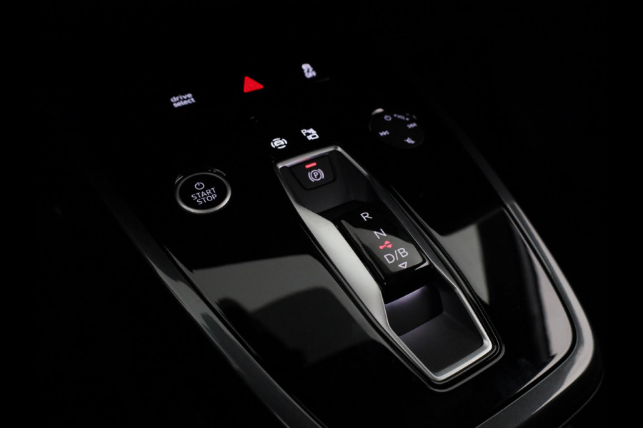 Audi Q4 e-tron 45 S edition Competition 82 kWh 286 pk | Assistentiepakket plus | Comfortpakket plus | Glazen panoramadak | Ambient lichtpakket |