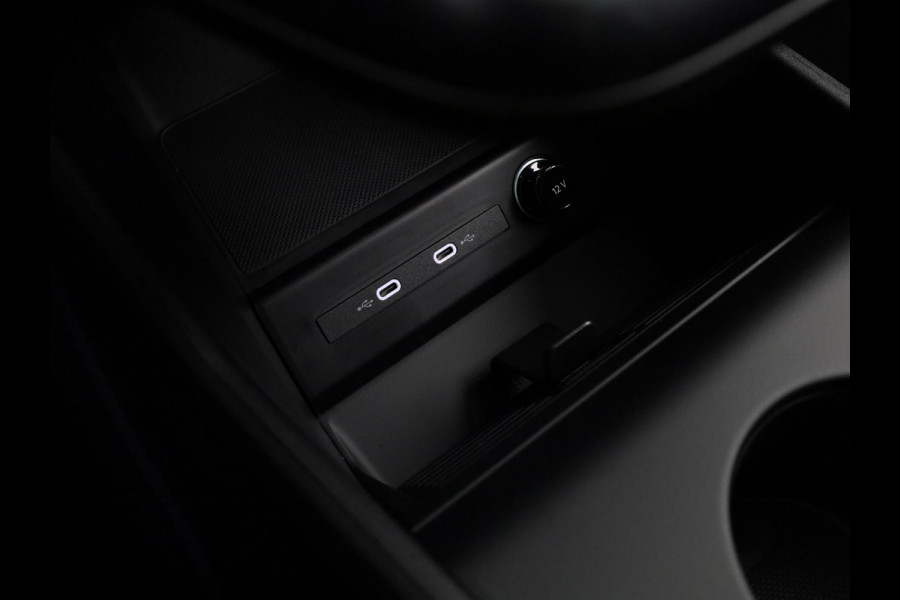 Audi Q4 e-tron 45 S edition Competition 82 kWh 286 pk | Assistentiepakket plus | Comfortpakket plus | Glazen panoramadak | Ambient lichtpakket |