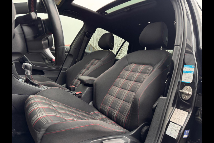 Volkswagen Golf 2.0 TSI GTI Performance Pano/Keyless/Camera/Virtual