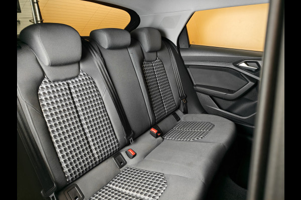 Audi A1 Sportback 25 TFSI epic lmw | stuurbedeining