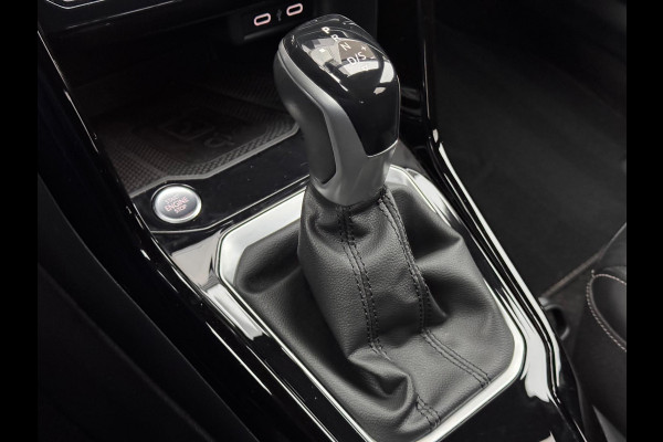 Volkswagen T-Roc 1.5 TSI R-Line Leer/IQ.Light/Keyless/AppleCarPlay