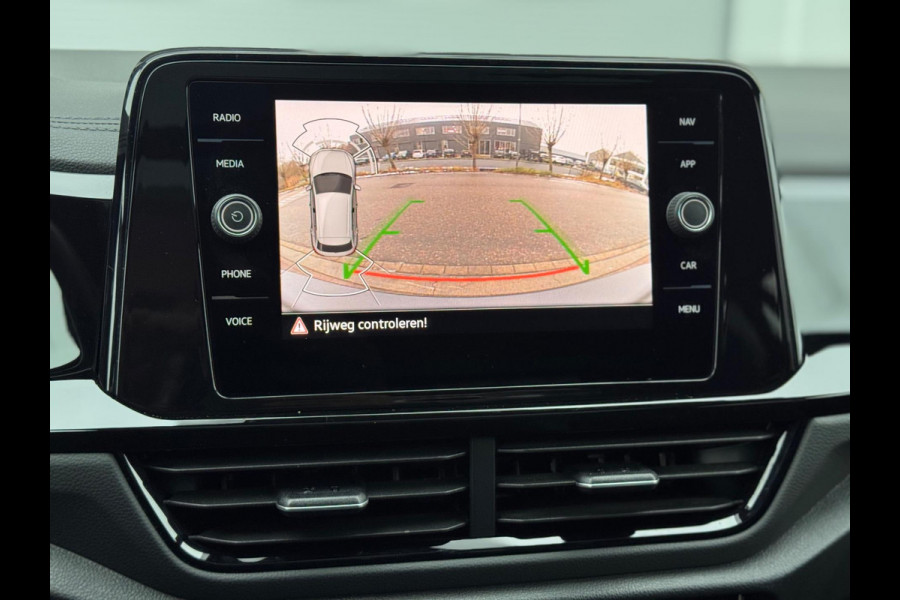 Volkswagen T-Roc 1.5 TSI 3x R-Line Pano/Keyless/Beats/IQ.Light/Camera