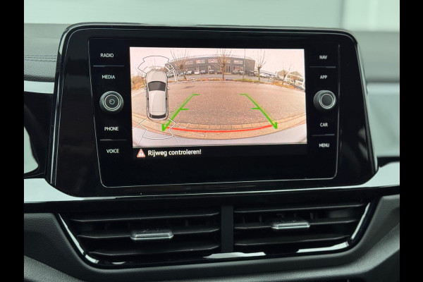 Volkswagen T-Roc 1.5 TSI 3x R-Line Pano/Keyless/Beats/IQ.Light/Camera