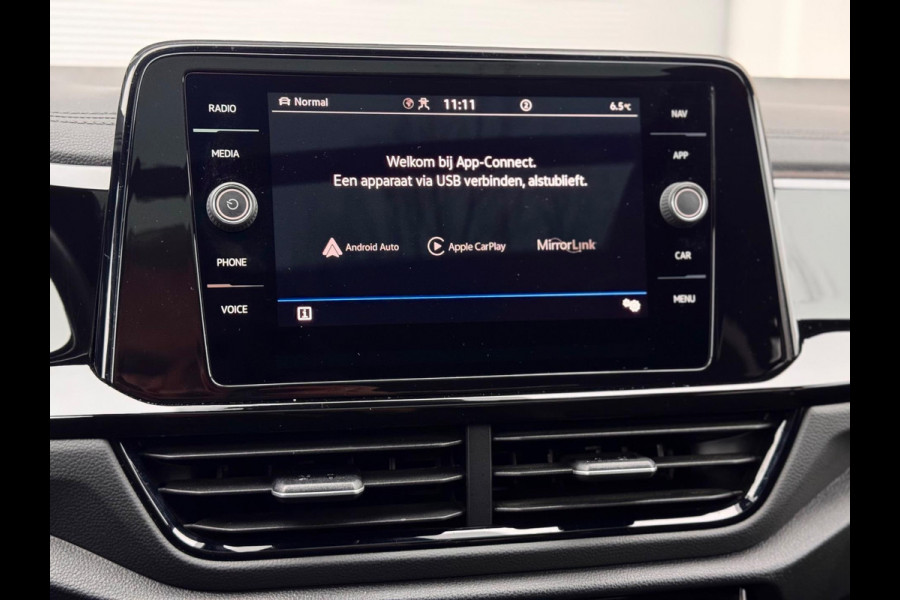 Volkswagen T-Roc 1.5 TSI 3x R-Line Pano/Keyless/Beats/IQ.Light/Camera