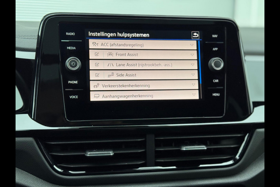 Volkswagen T-Roc 1.5 TSI 3x R-Line Pano/Keyless/Beats/IQ.Light/Camera